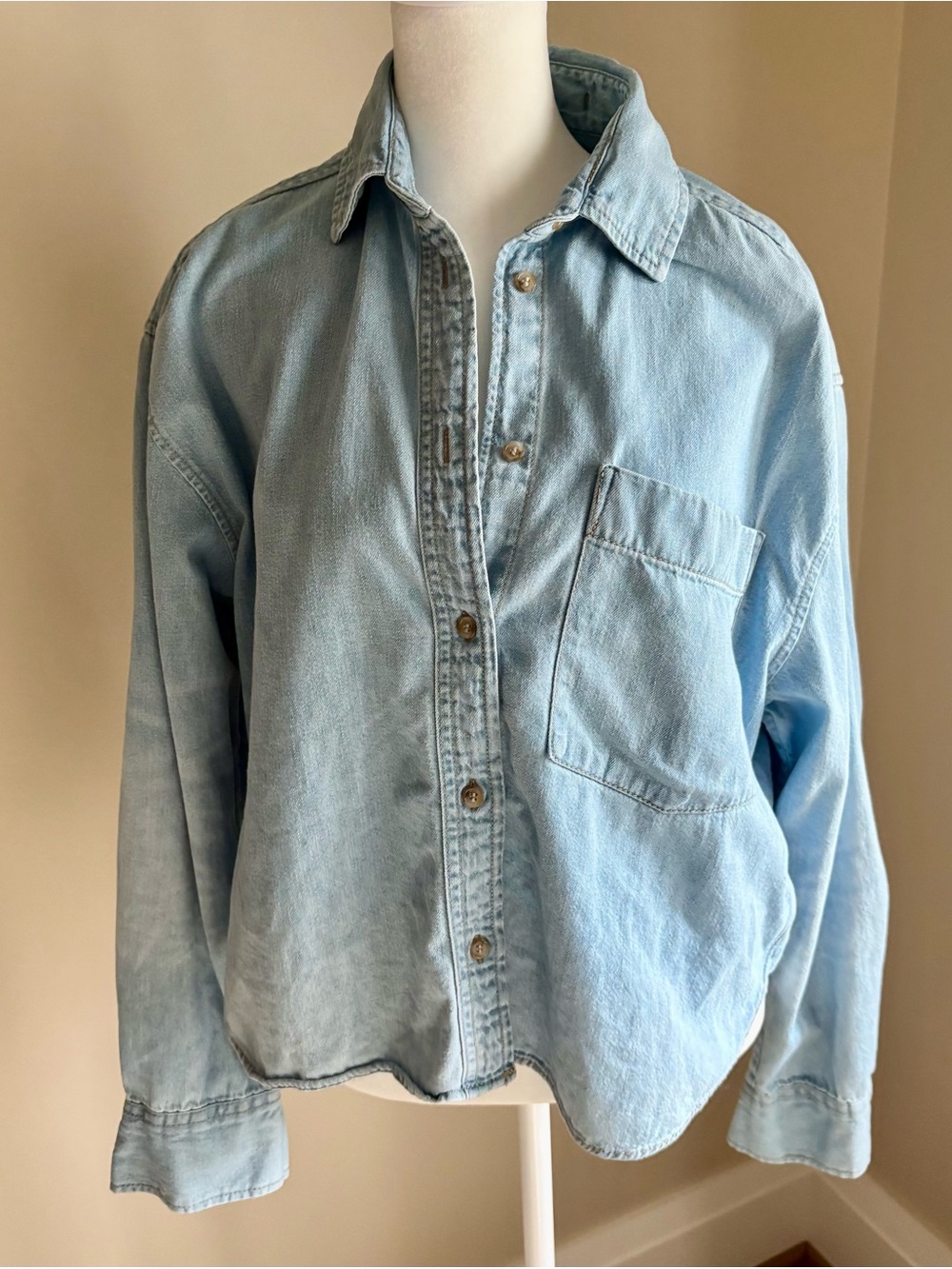 Banana Republic Light Blue Denim Button-Up Shirt - M Tall